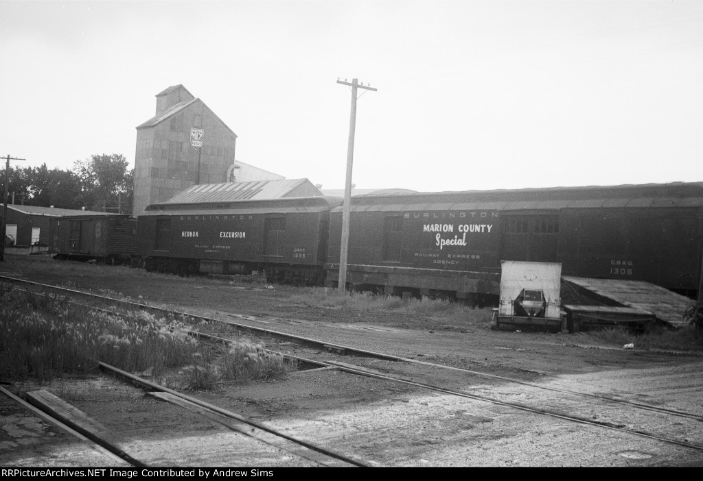 CBQ "Marion Excursion" Baggage cars